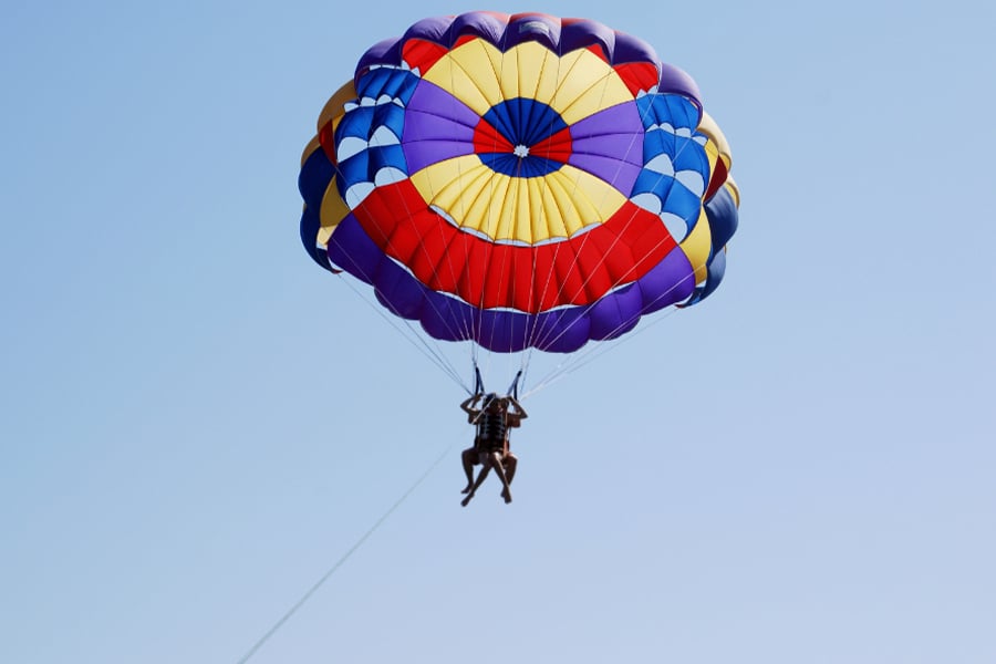 parasailing in Dubai